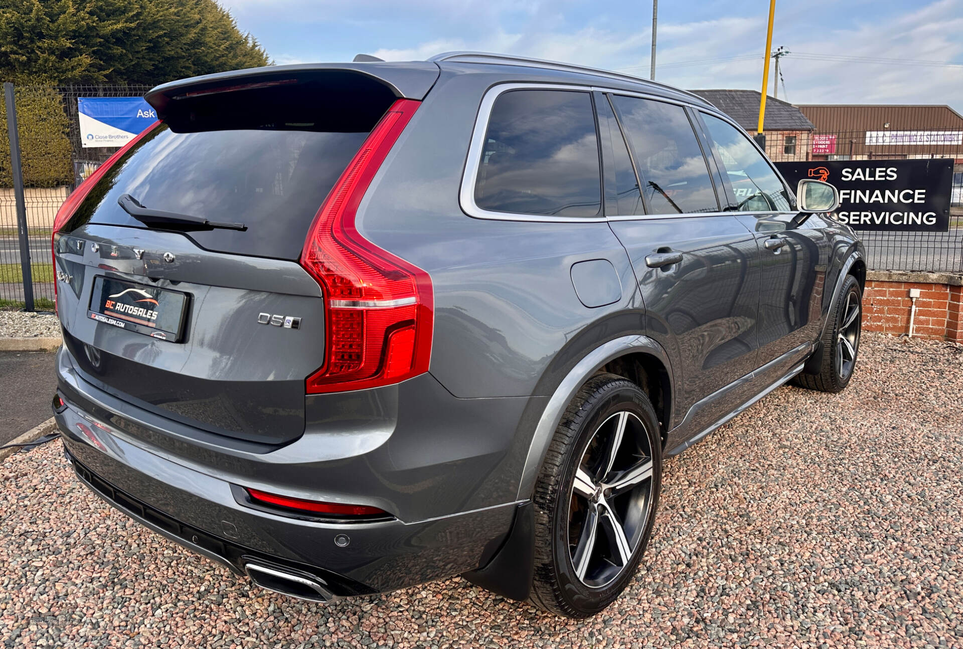 Mar 2017 Volvo XC90 2.0 D5 PowerPulse R DESIGN 5dr AWD Geartronic