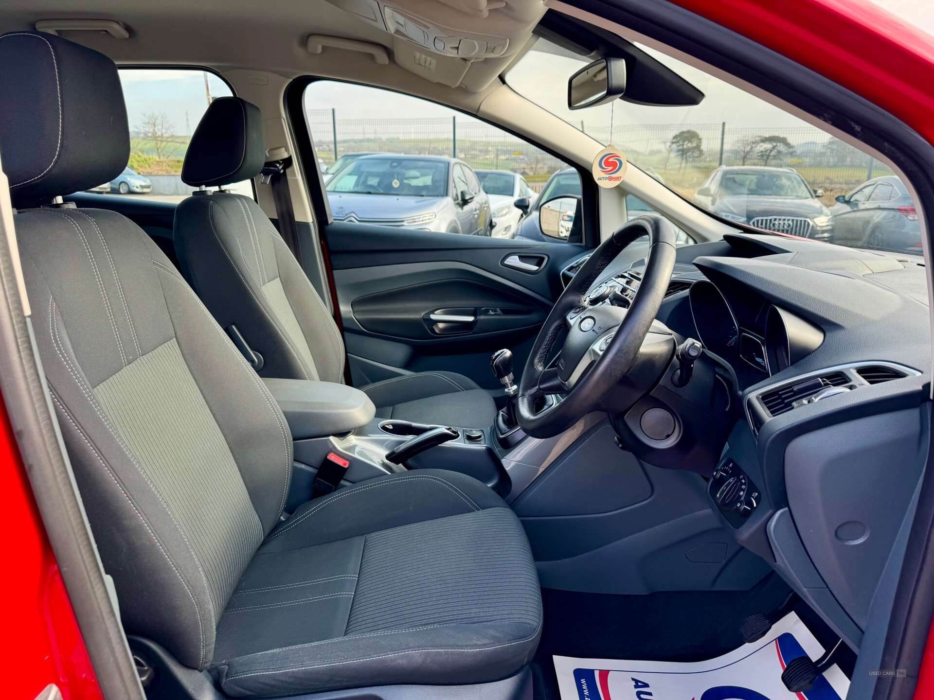 Jan 2014 Ford C-max 1.6 TDCi Titanium 5dr