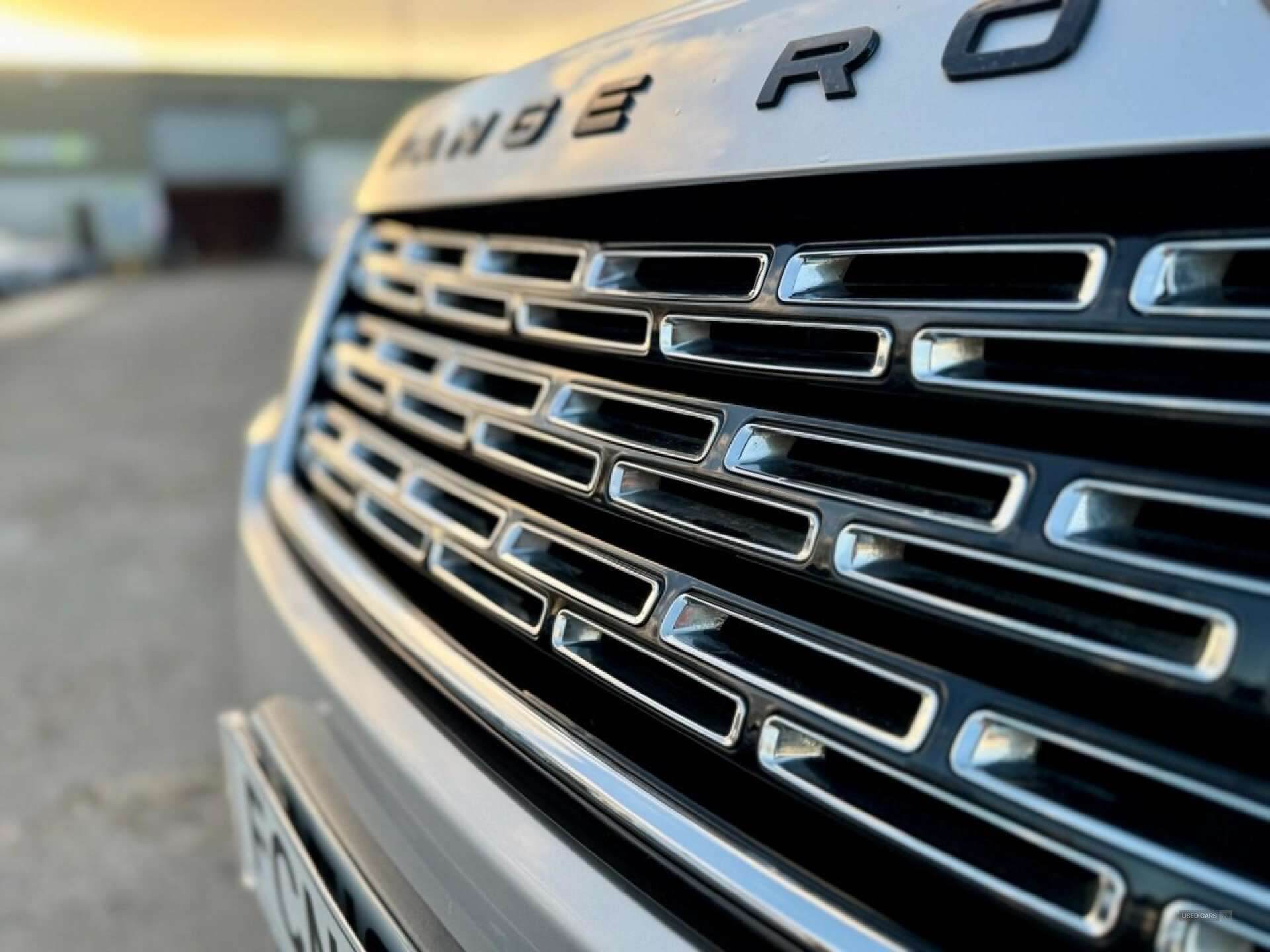 Jun 2013 Land Rover Range Rover 4.4 SDV8 Autobiography 4dr Auto
