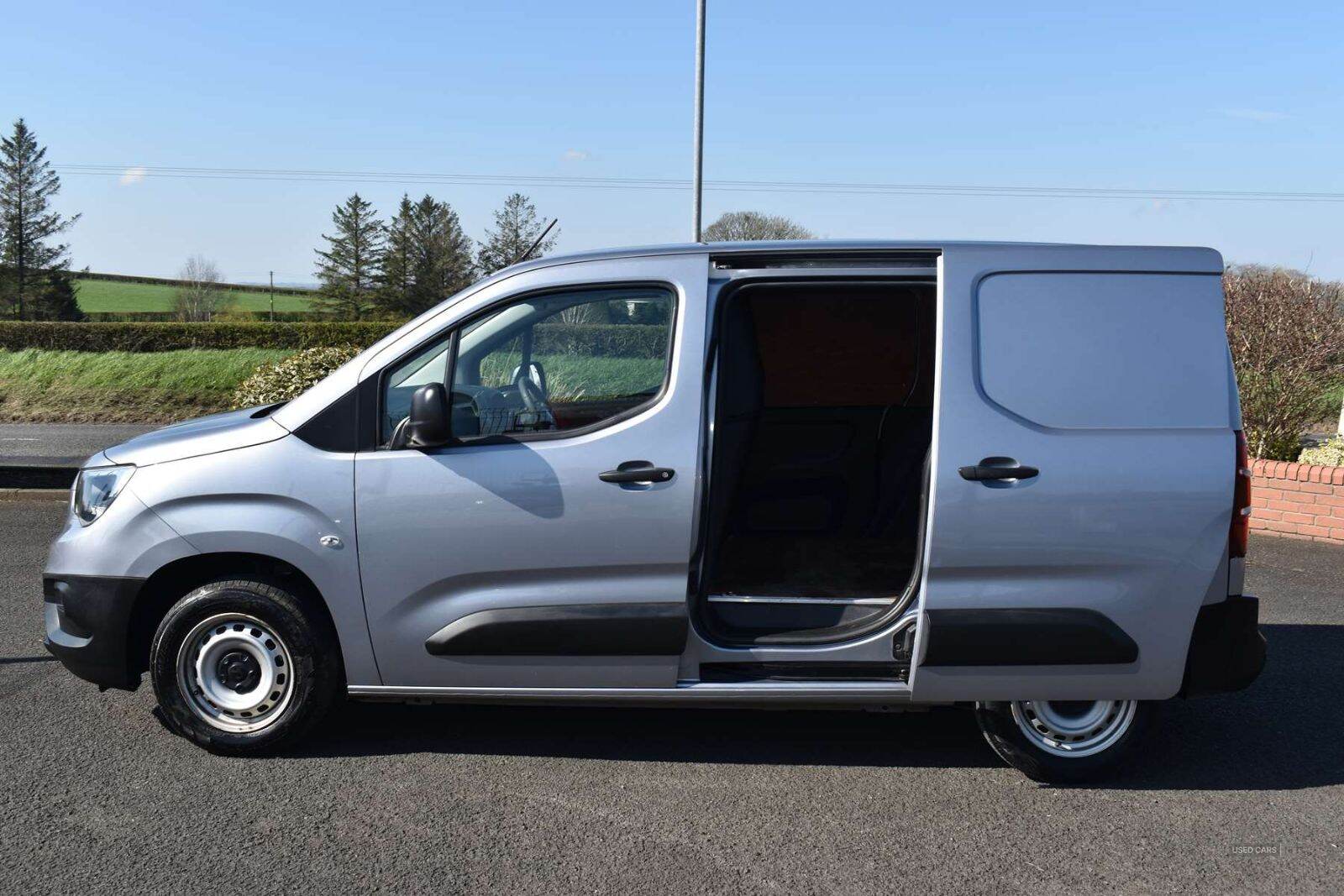 Aug 2022 Vauxhall Combo 2000 1.5 Turbo D 100ps H1 Dynamic Van