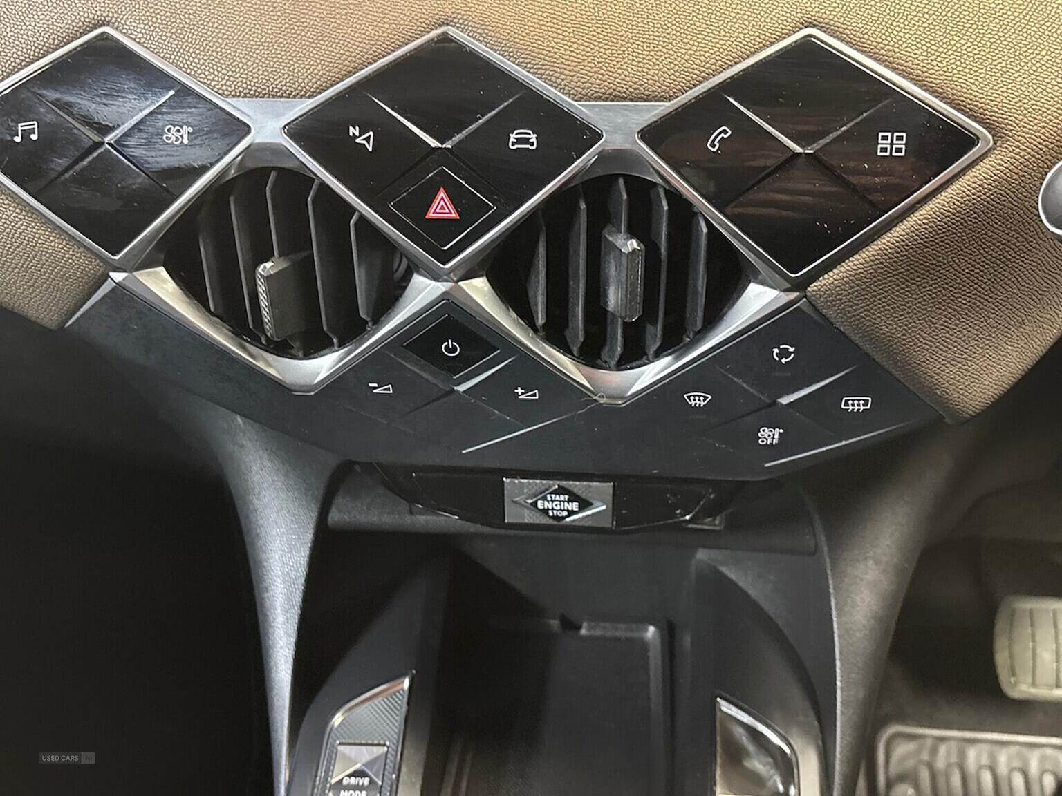 2019 DS DS3 CROSSBACK 1.2 Puretech 155 Prestige 5Dr Eat8