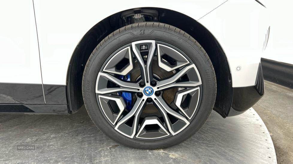 Feb 2024 BMW iX 240kW xDrive40 M Sport 76.6kWh 5dr Auto