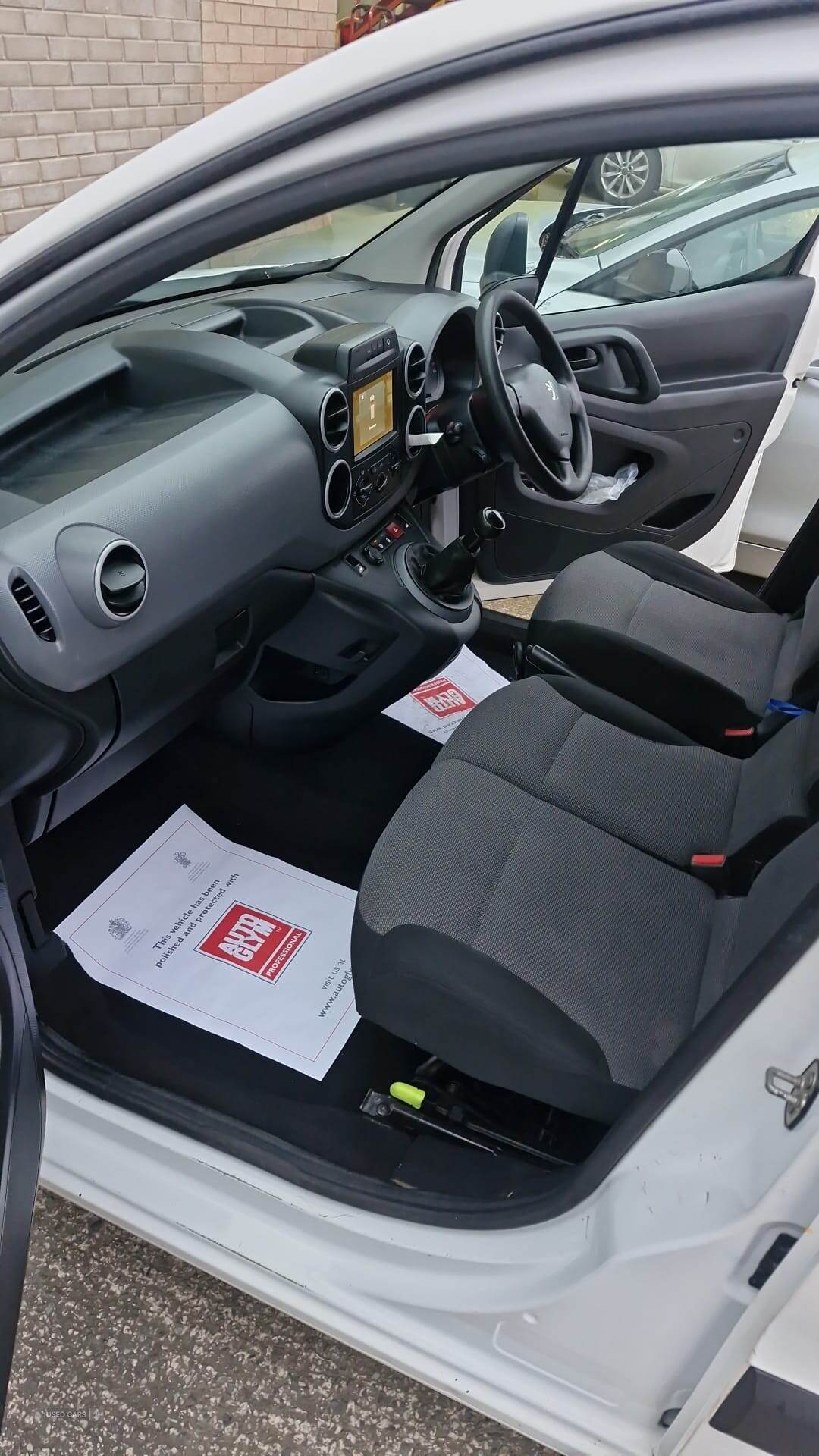 Sep 2017 Peugeot Partner 850 1.6 BlueHDi 100 Professional Van [non SS]