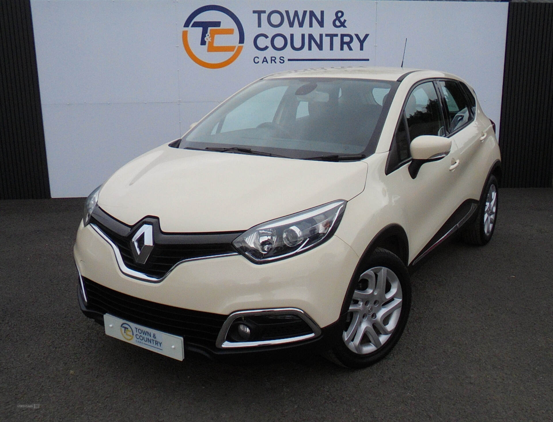 Renault Captur DIESEL HATCHBACK in Antrim