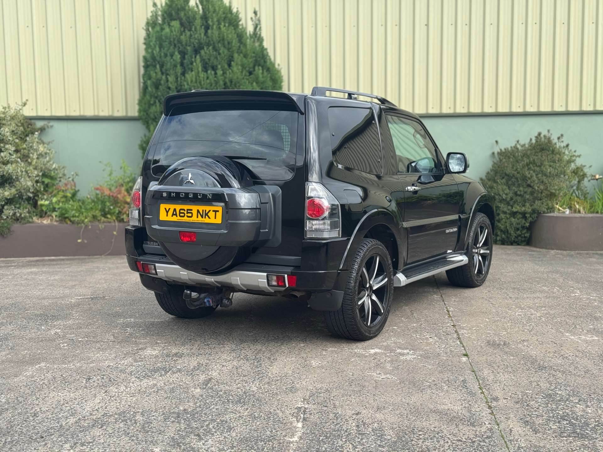 Dec 2015 Mitsubishi Shogun 3.2 DI-DC 187 Barbarian Van Auto