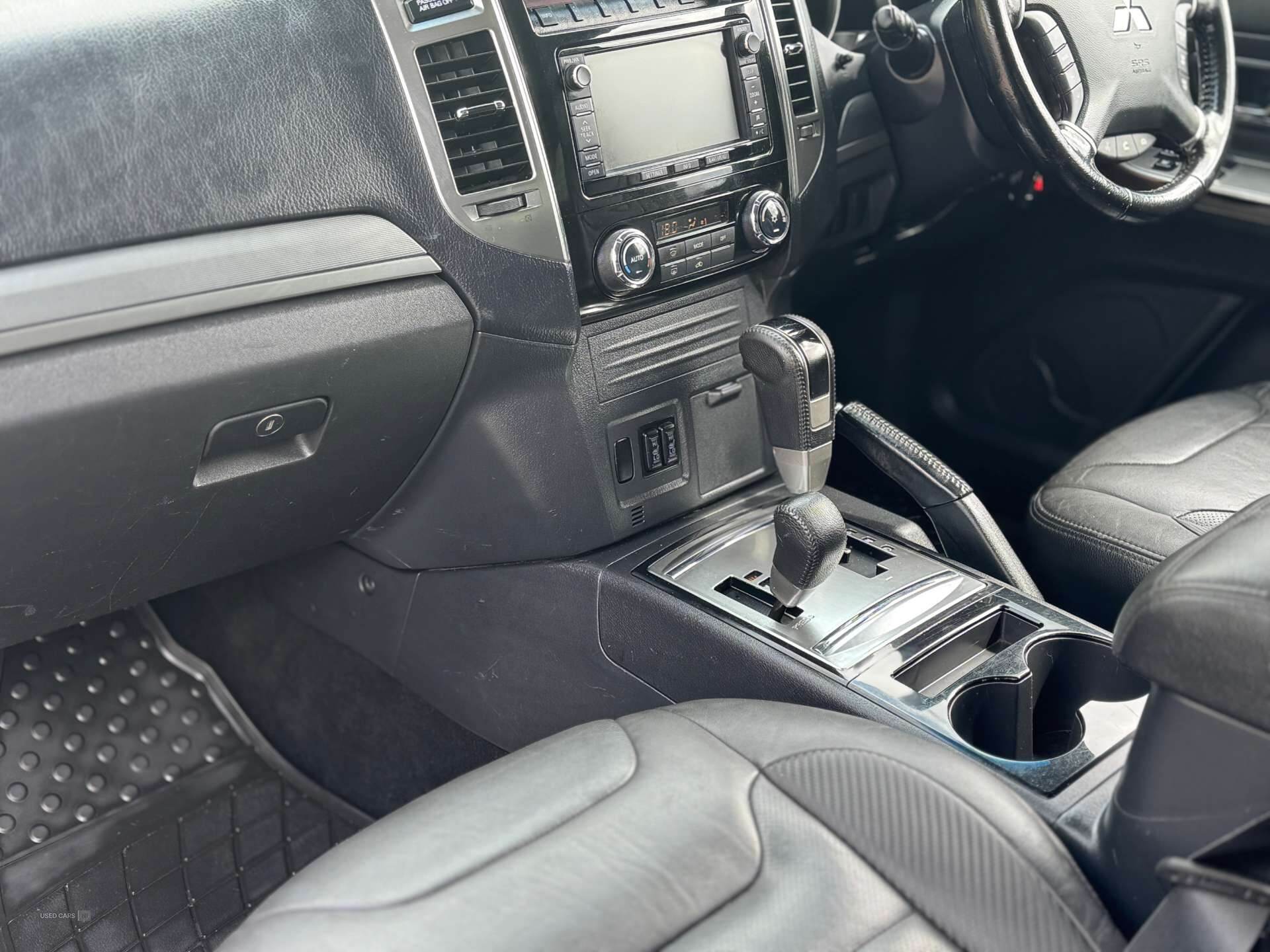 Dec 2015 Mitsubishi Shogun 3.2 DI-DC 187 Barbarian Van Auto