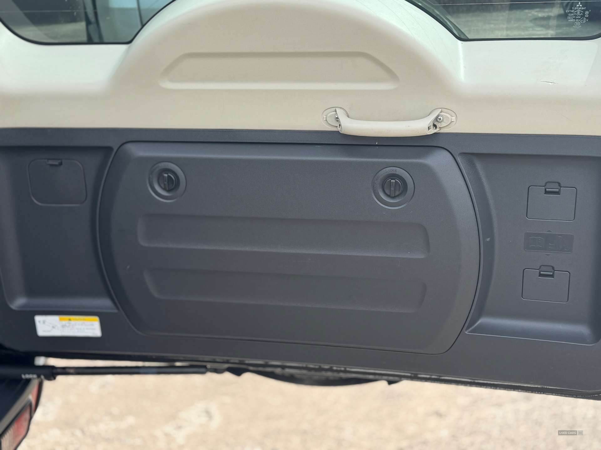 Dec 2015 Mitsubishi Shogun 3.2 DI-DC 187 Barbarian Van Auto