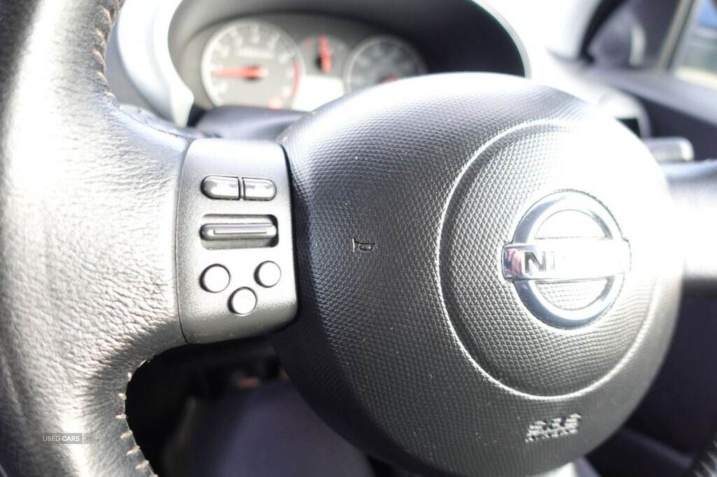 2010 Nissan Micra 1.2 16v n-tec Hatchback 5dr Petrol Manual (139 g/km, 79 bhp) LONG MOT / SAT NAV / TOUCH SCREEN