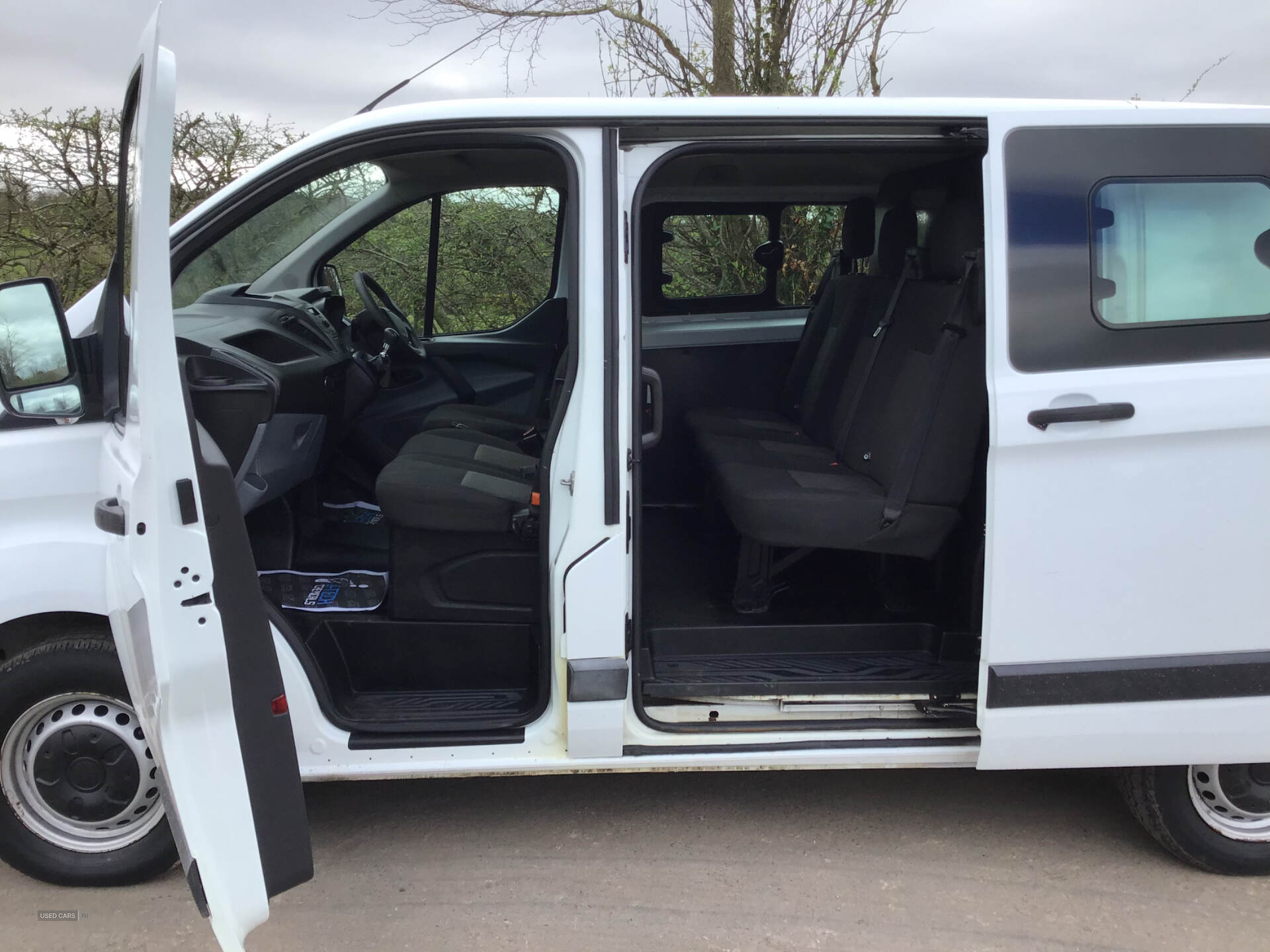 Jan 2014 Ford Transit Custom 2.2 TDCi 100ps Low Roof D/Cab Van
