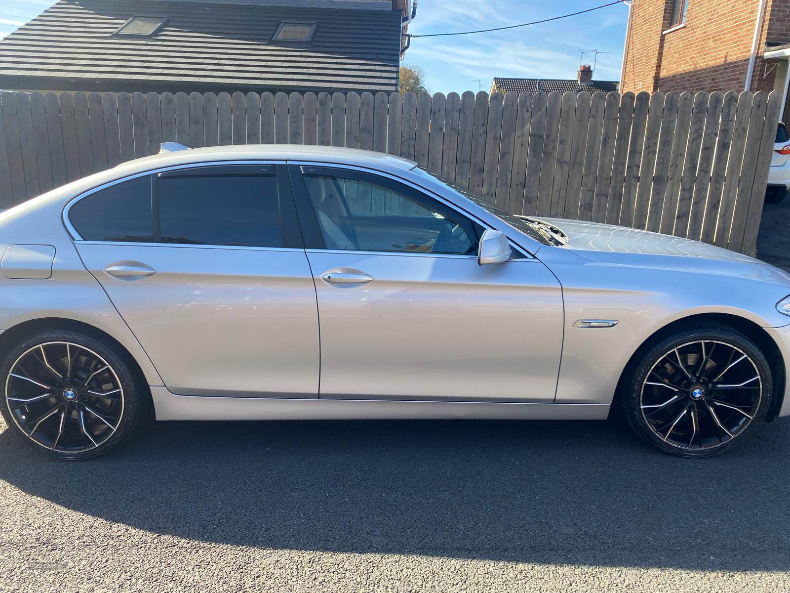Nov 2011 BMW 5 Series 520d EfficientDynamics 4dr