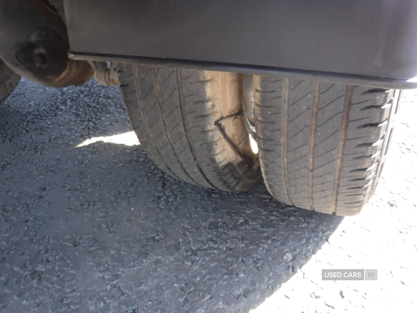 Isuzu Grafter N35-125 in Down