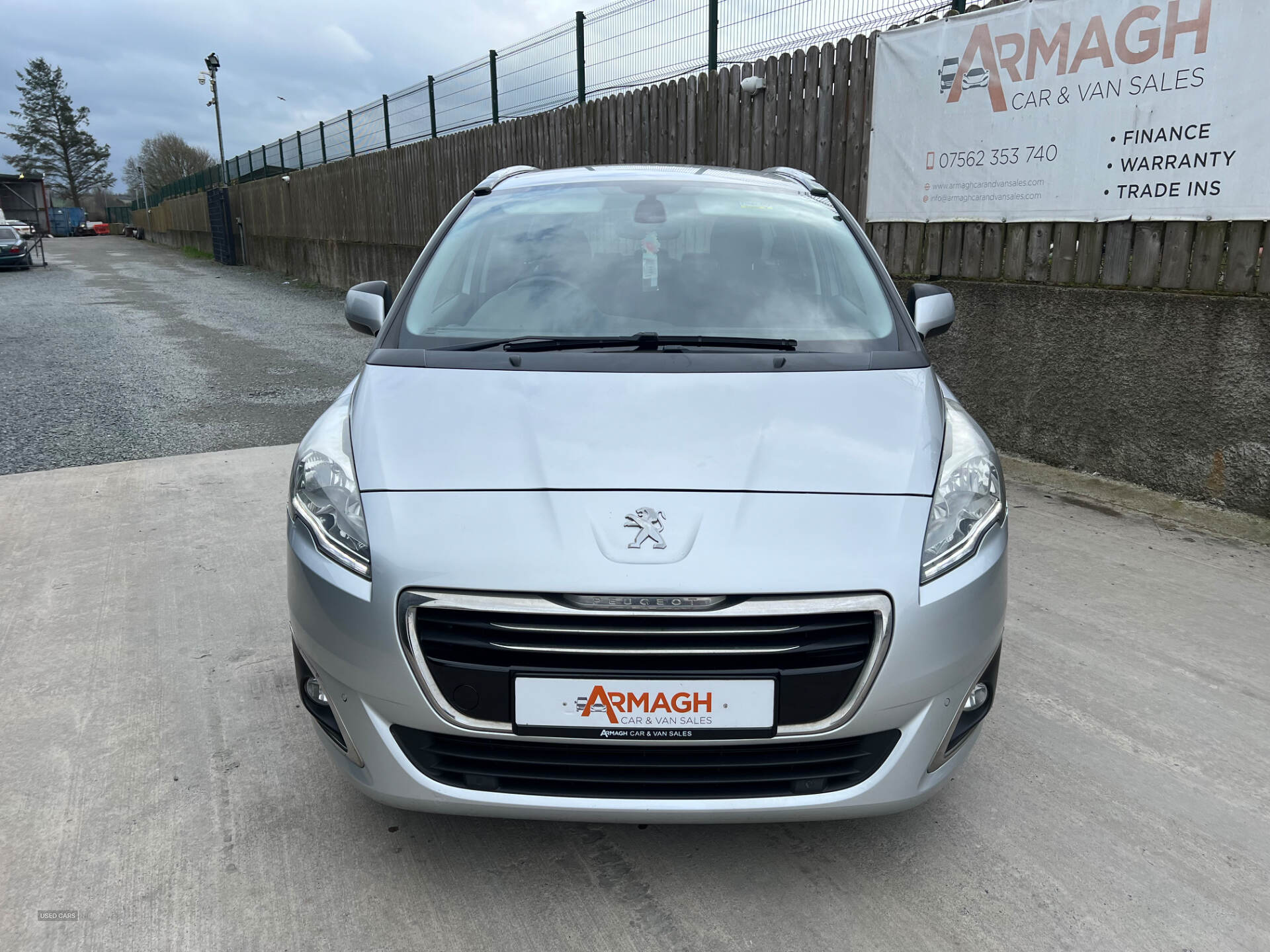 Jun 2015 Peugeot 5008 1.6 BlueHDi 120 Active 5dr