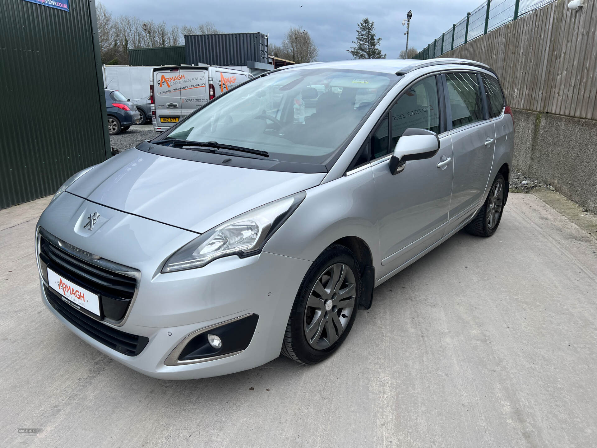 Jun 2015 Peugeot 5008 1.6 BlueHDi 120 Active 5dr
