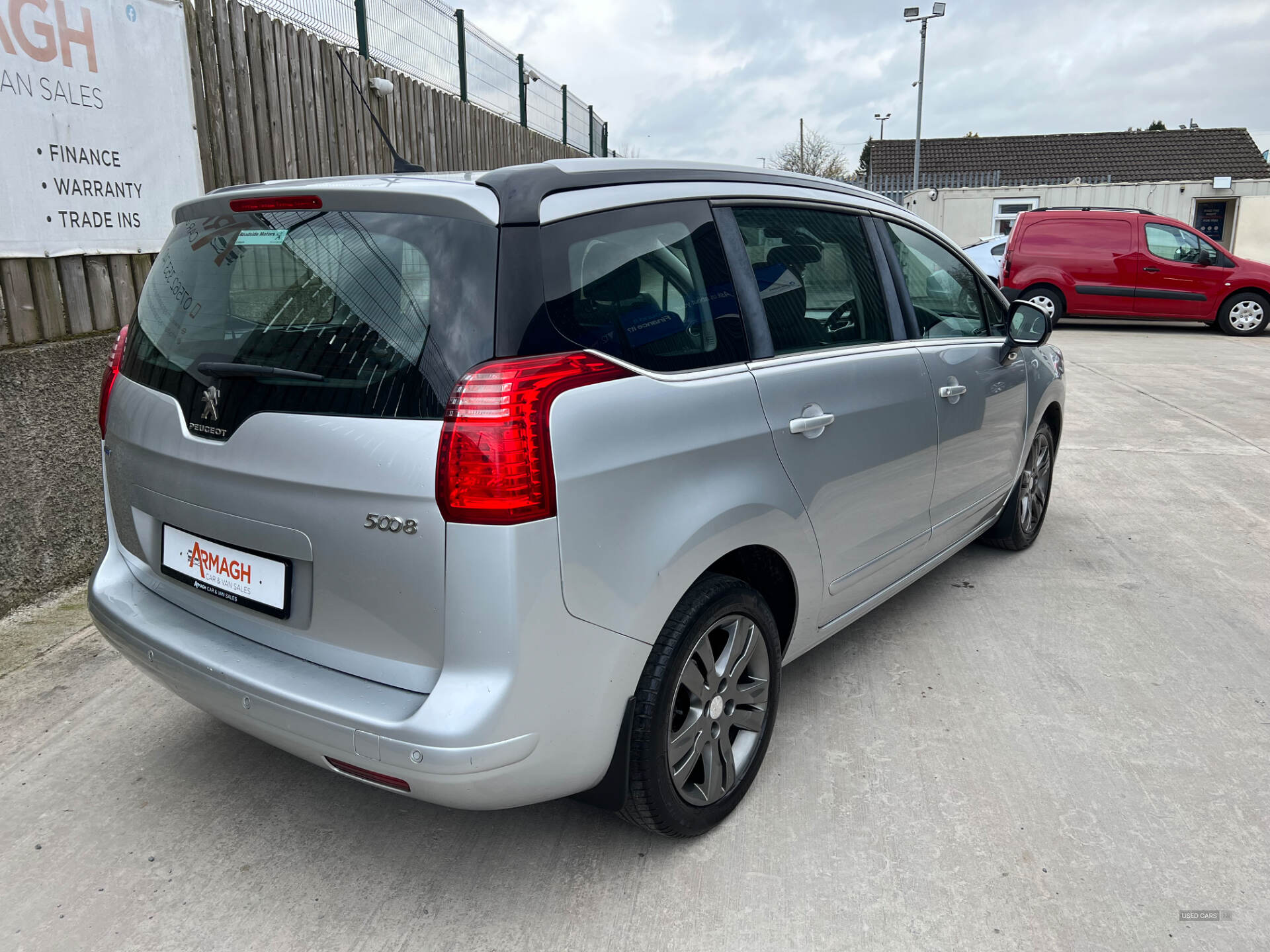 Jun 2015 Peugeot 5008 1.6 BlueHDi 120 Active 5dr