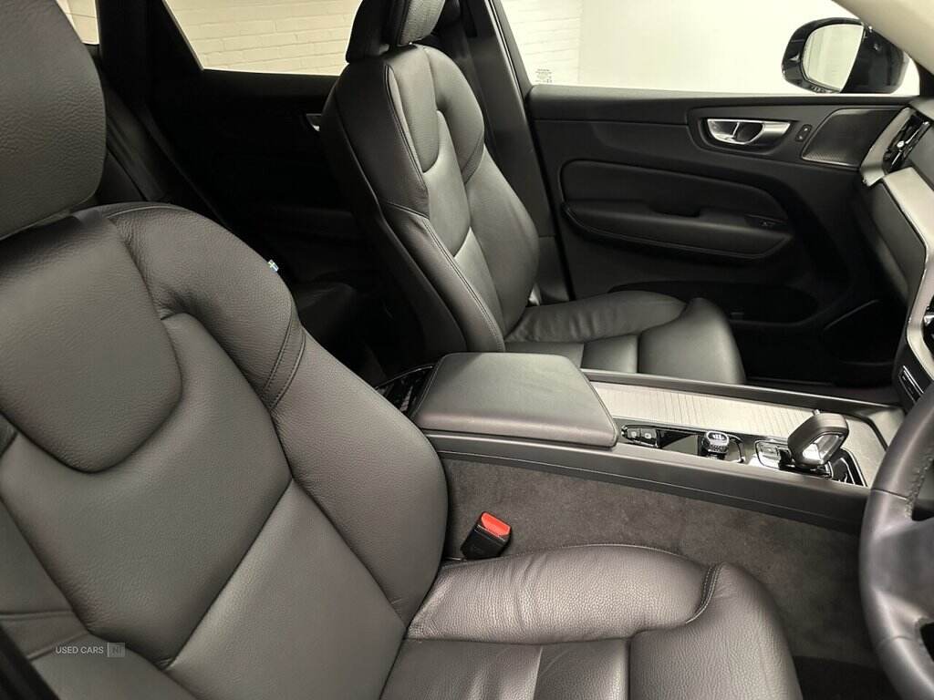 Nov 2023 Volvo XC60 2.0 B4D Plus Dark 5dr AWD Geartronic