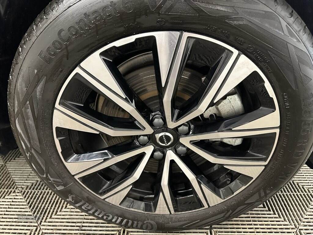 Nov 2023 Volvo XC60 2.0 B4D Plus Dark 5dr AWD Geartronic