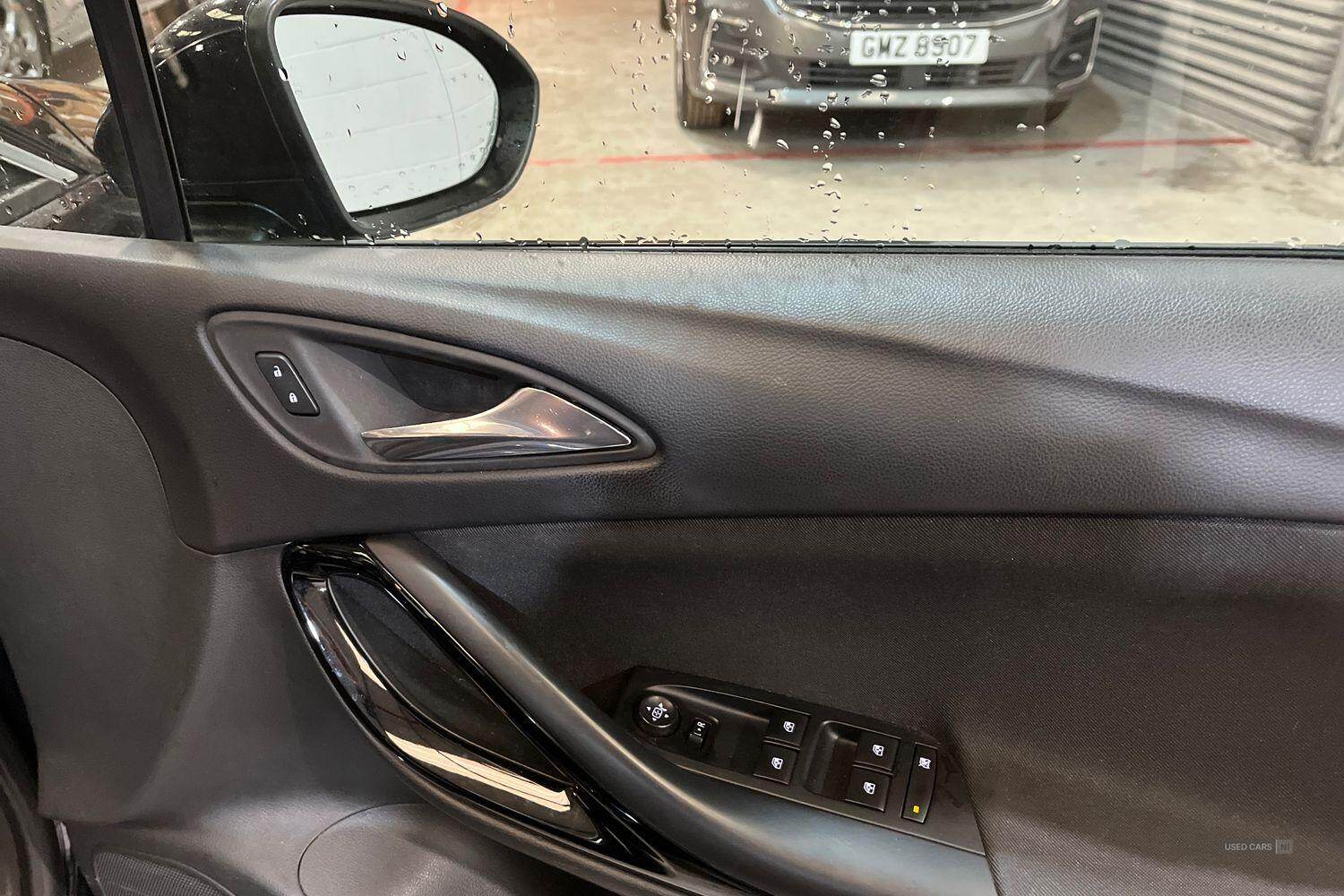 Jun 2018 Vauxhall Astra 1.4i 16V SRi 5dr