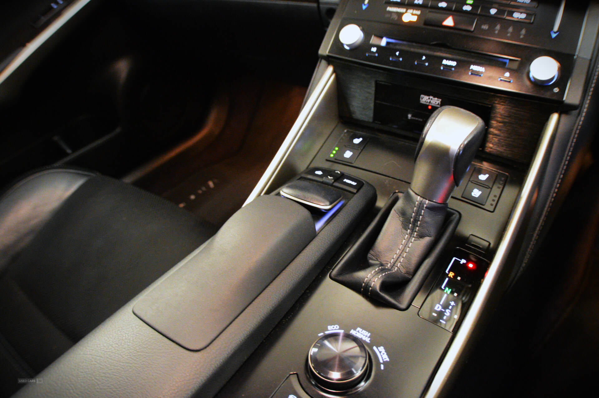Jun 2014 Lexus IS-Series 300h Premier 4dr CVT Auto