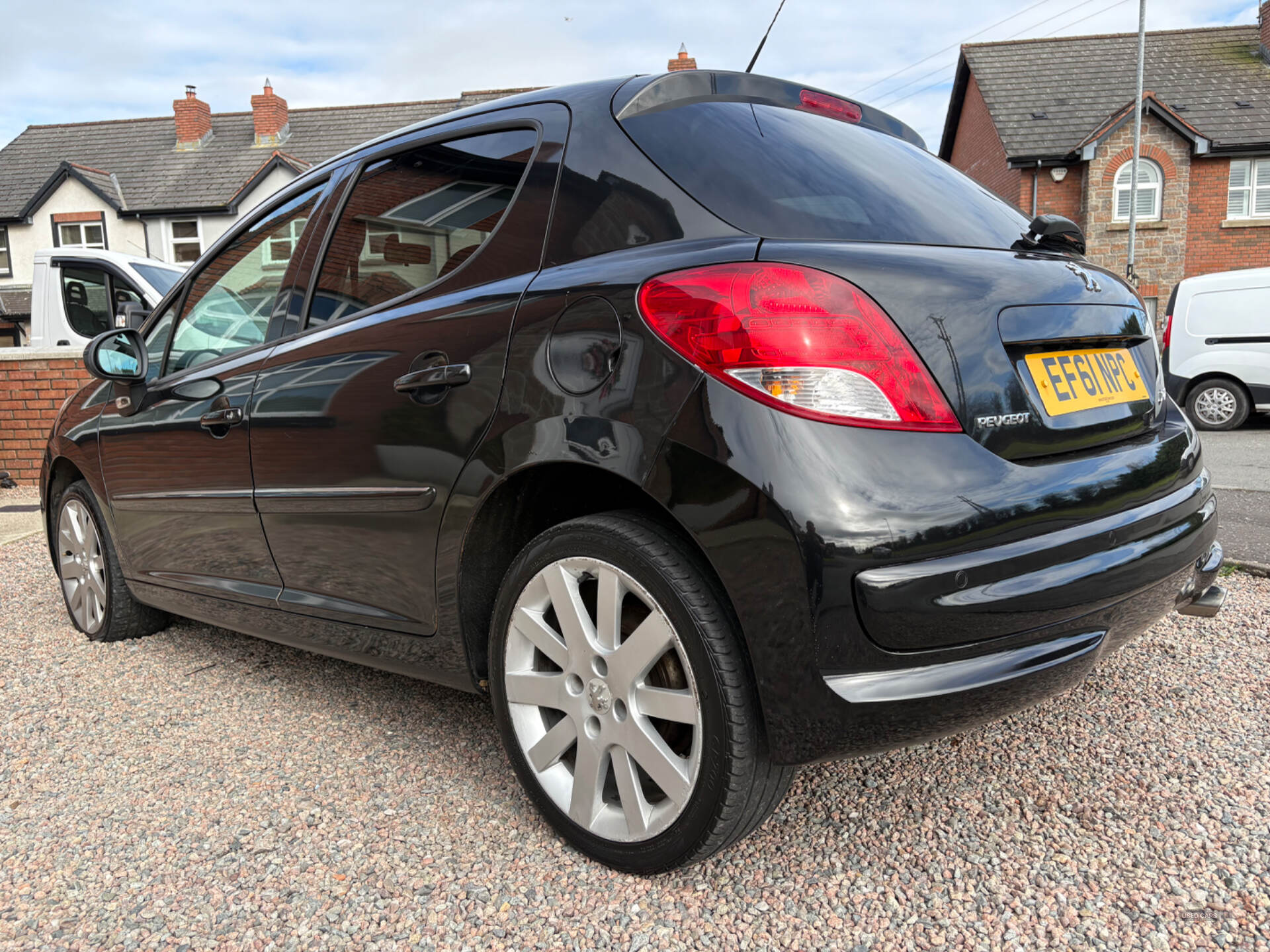 Jan 2012 Peugeot 207 1.6 HDi 92 Allure 5dr