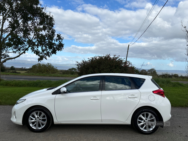 Toyota Auris HATCHBACK in Derry / Londonderry