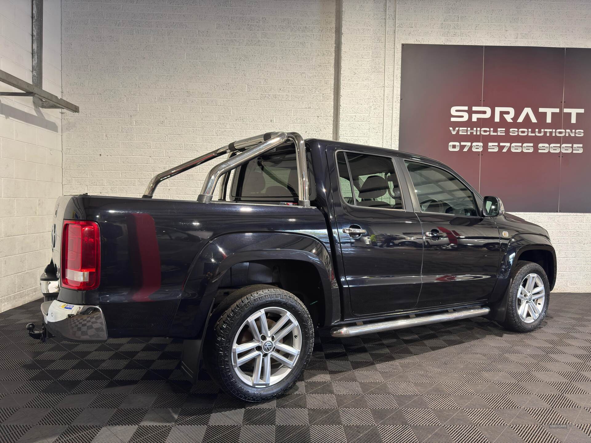 Nov 2016 Volkswagen Amarok D/Cab Pick Up Highline 2.0 BiTDI 180 BMT 4MTN Auto