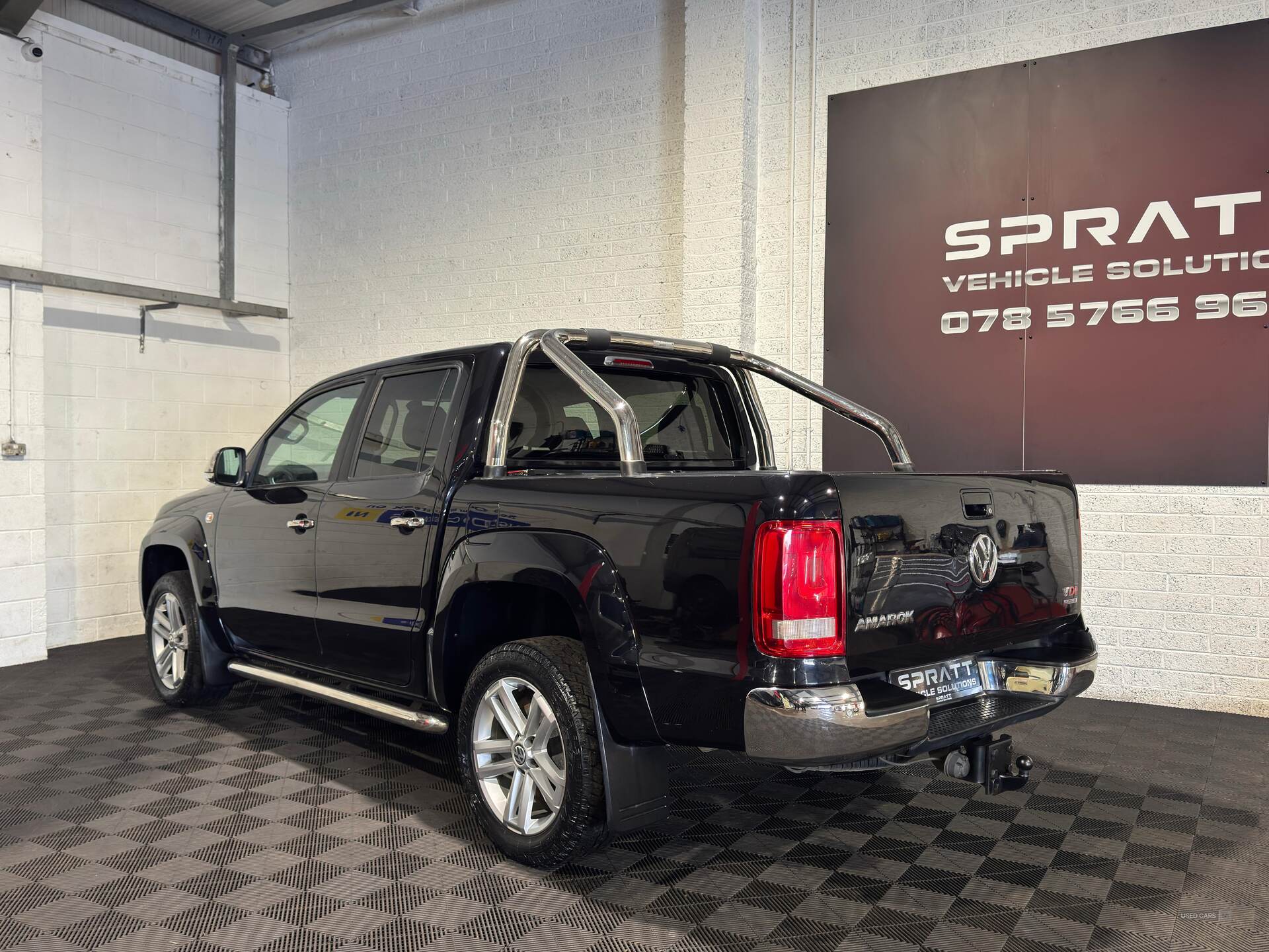 Nov 2016 Volkswagen Amarok D/Cab Pick Up Highline 2.0 BiTDI 180 BMT 4MTN Auto