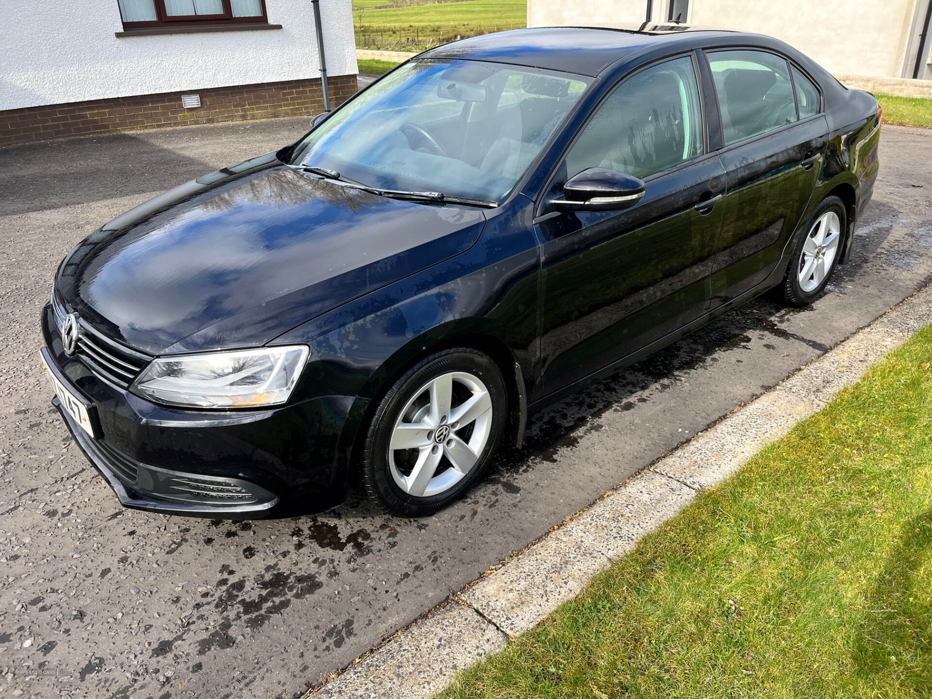 Feb 2012 Volkswagen Jetta 1.6 TDI CR Bluemotion Tech SE 4dr DSG