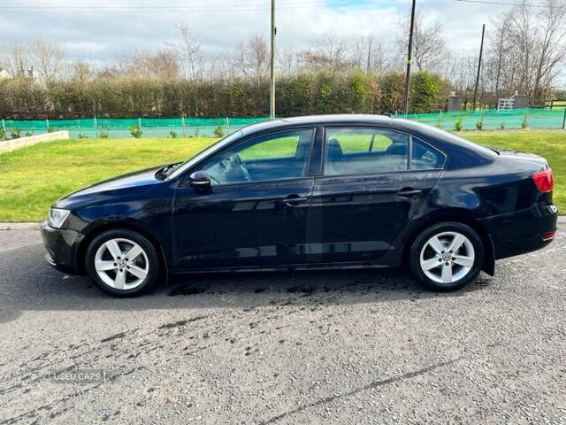 Feb 2012 Volkswagen Jetta 1.6 TDI CR Bluemotion Tech SE 4dr DSG