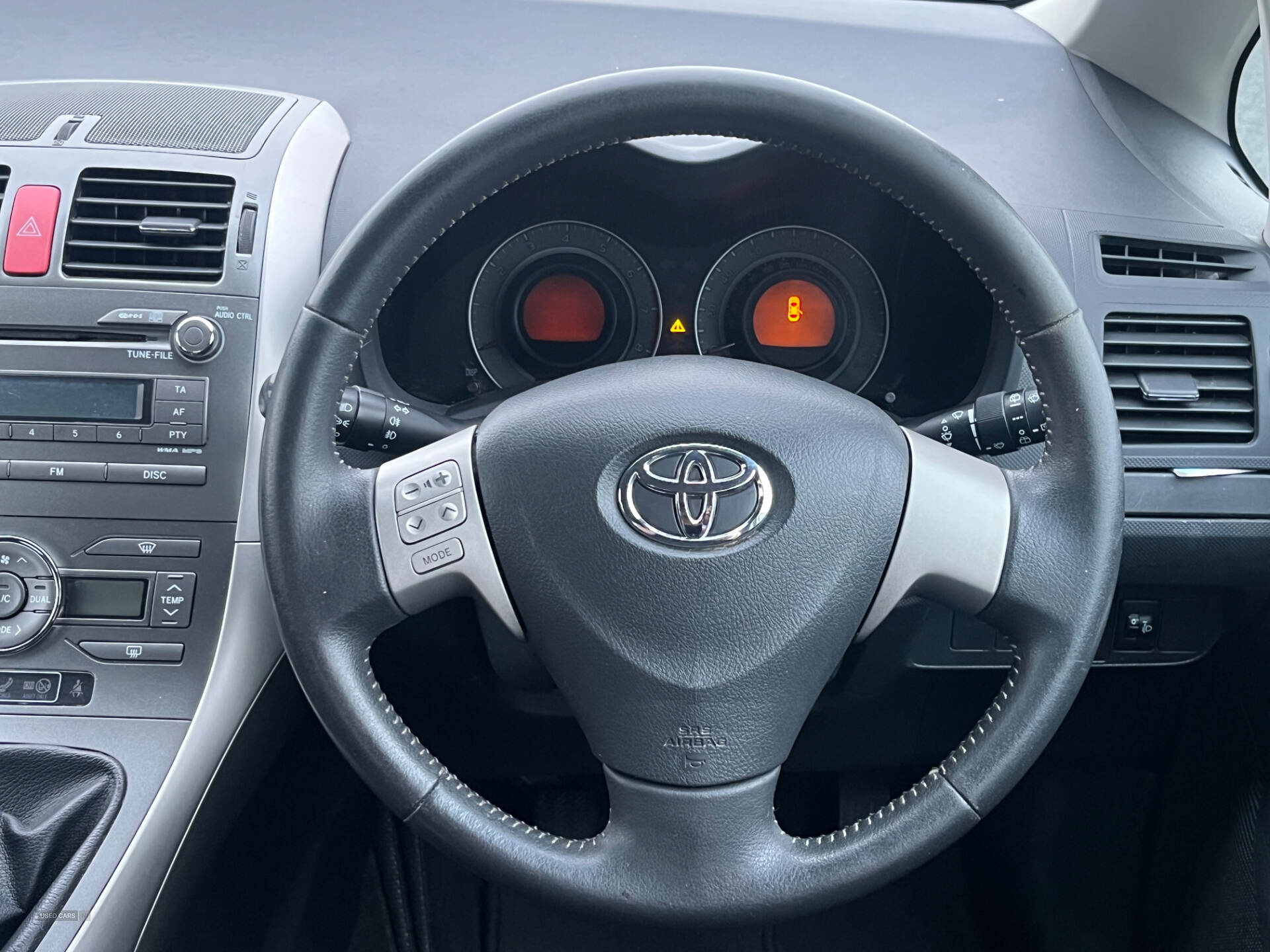 Jun 2009 Toyota Auris 1.6 V-Matic TR 5dr [6]
