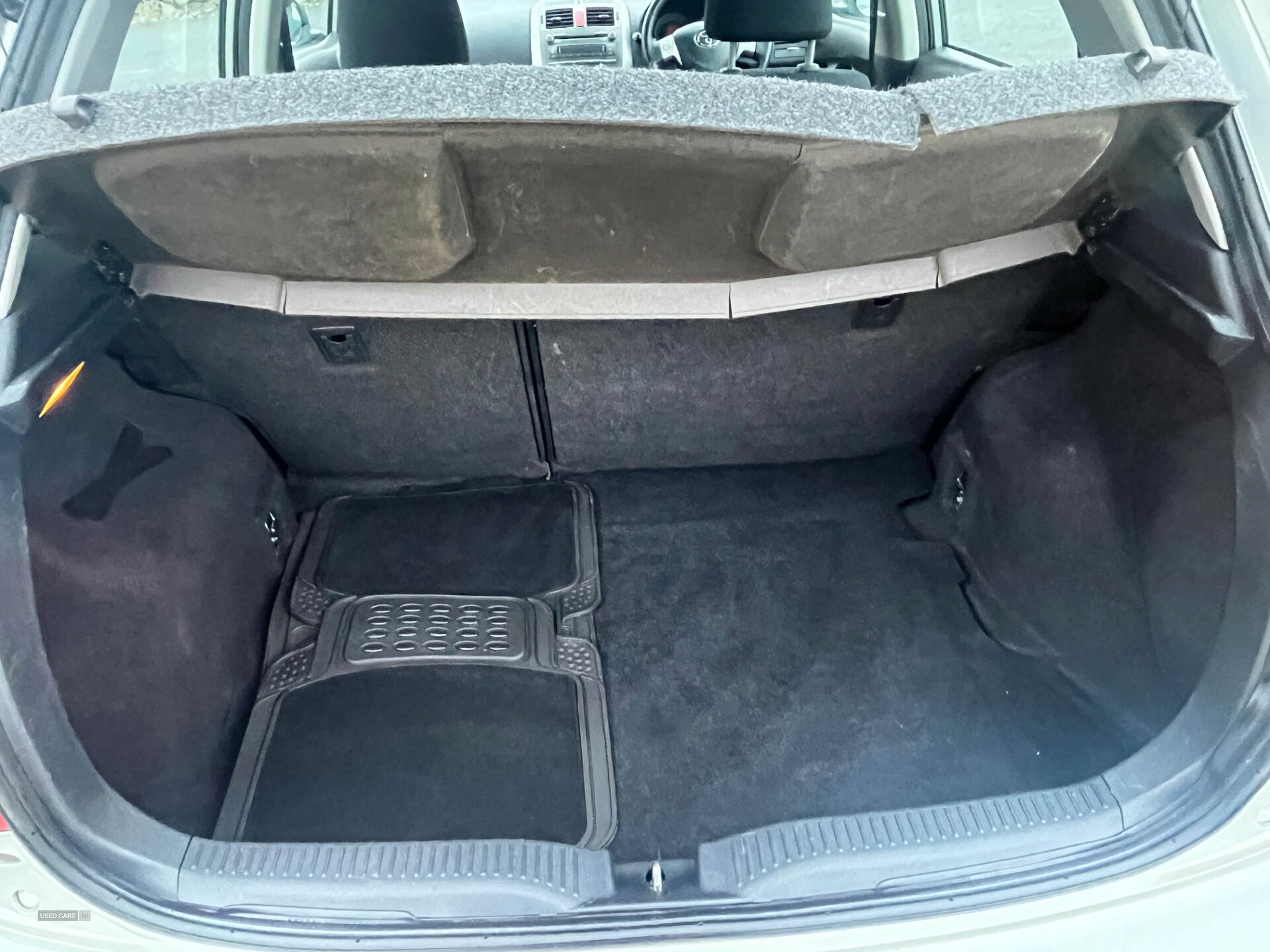 Jun 2009 Toyota Auris 1.6 V-Matic TR 5dr [6]