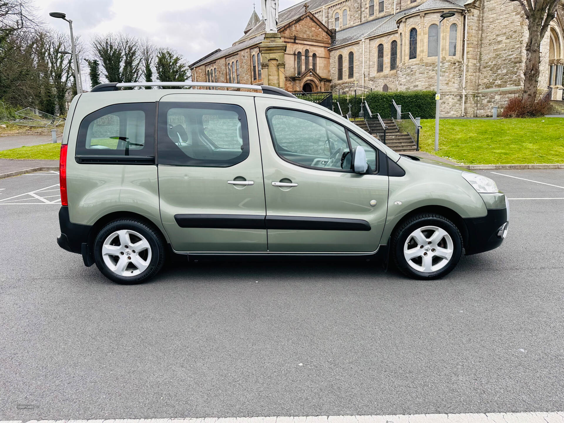 Aug 2009 Peugeot Partner Tepee 1.6 HDi 90 Outdoor 5dr [7 Seats]