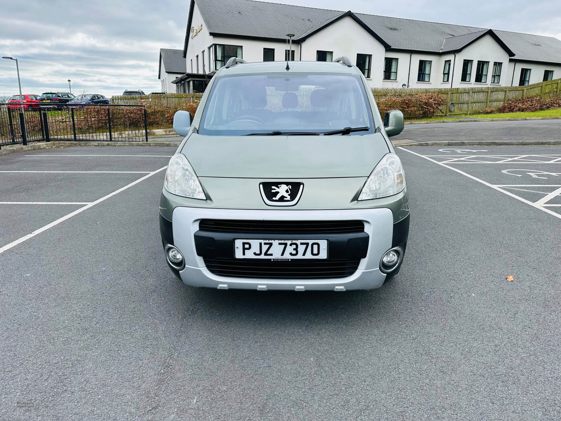 Aug 2009 Peugeot Partner Tepee 1.6 HDi 90 Outdoor 5dr [7 Seats]