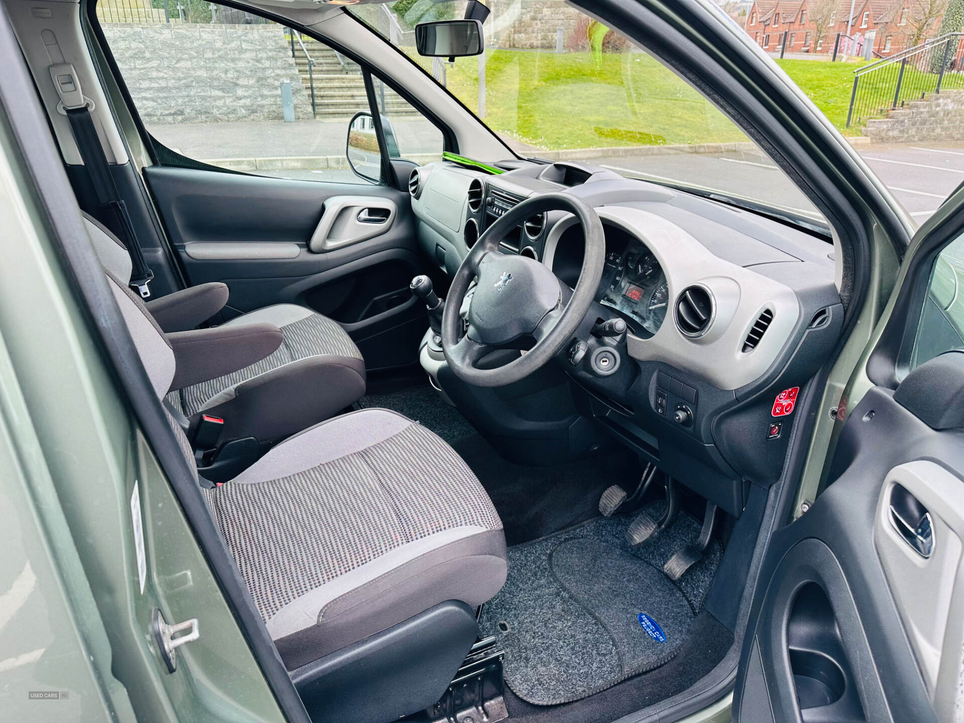 Aug 2009 Peugeot Partner Tepee 1.6 HDi 90 Outdoor 5dr [7 Seats]