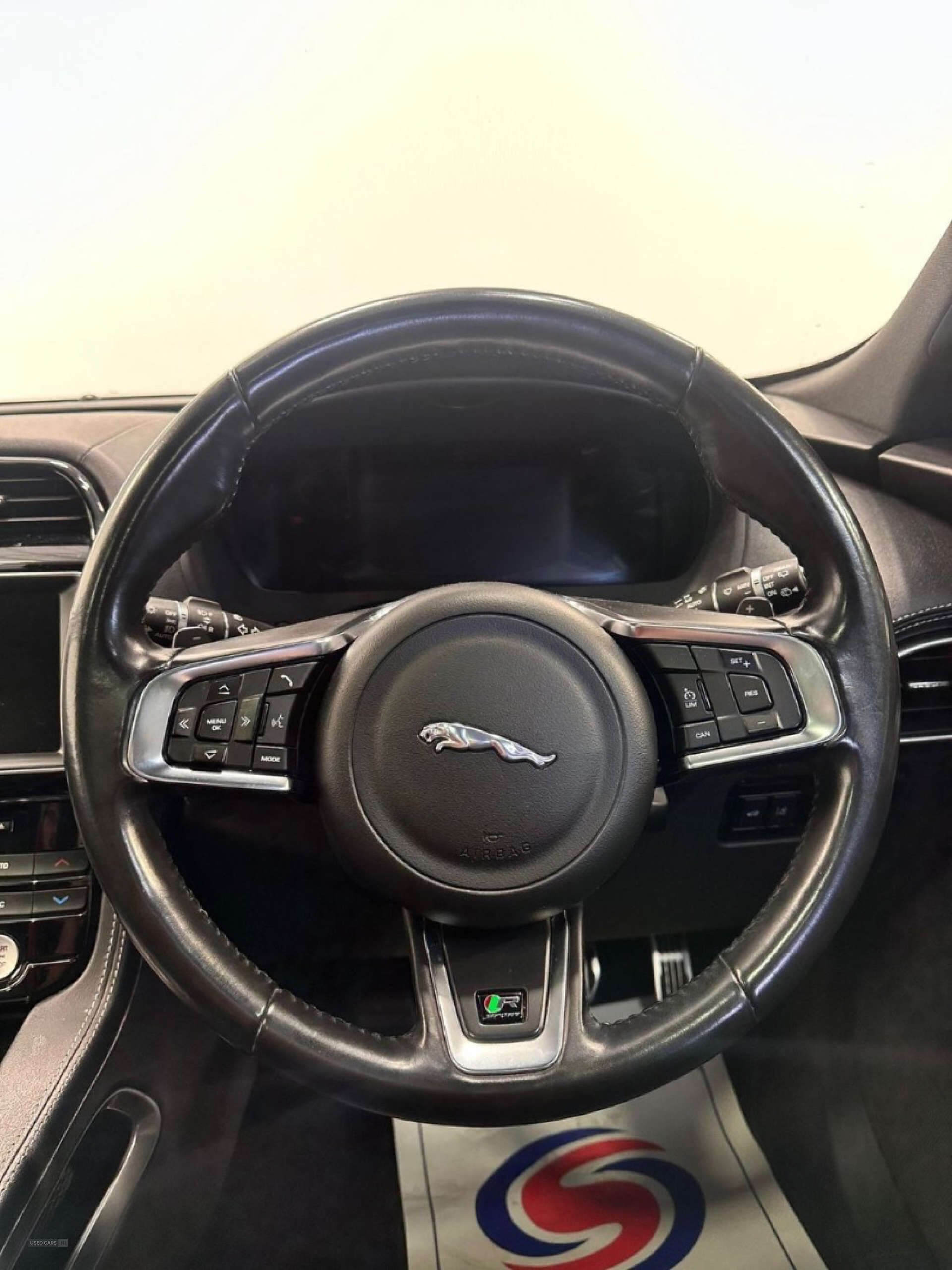 Mar 2017 Jaguar F-Pace 2.0d R-Sport 5dr Auto AWD