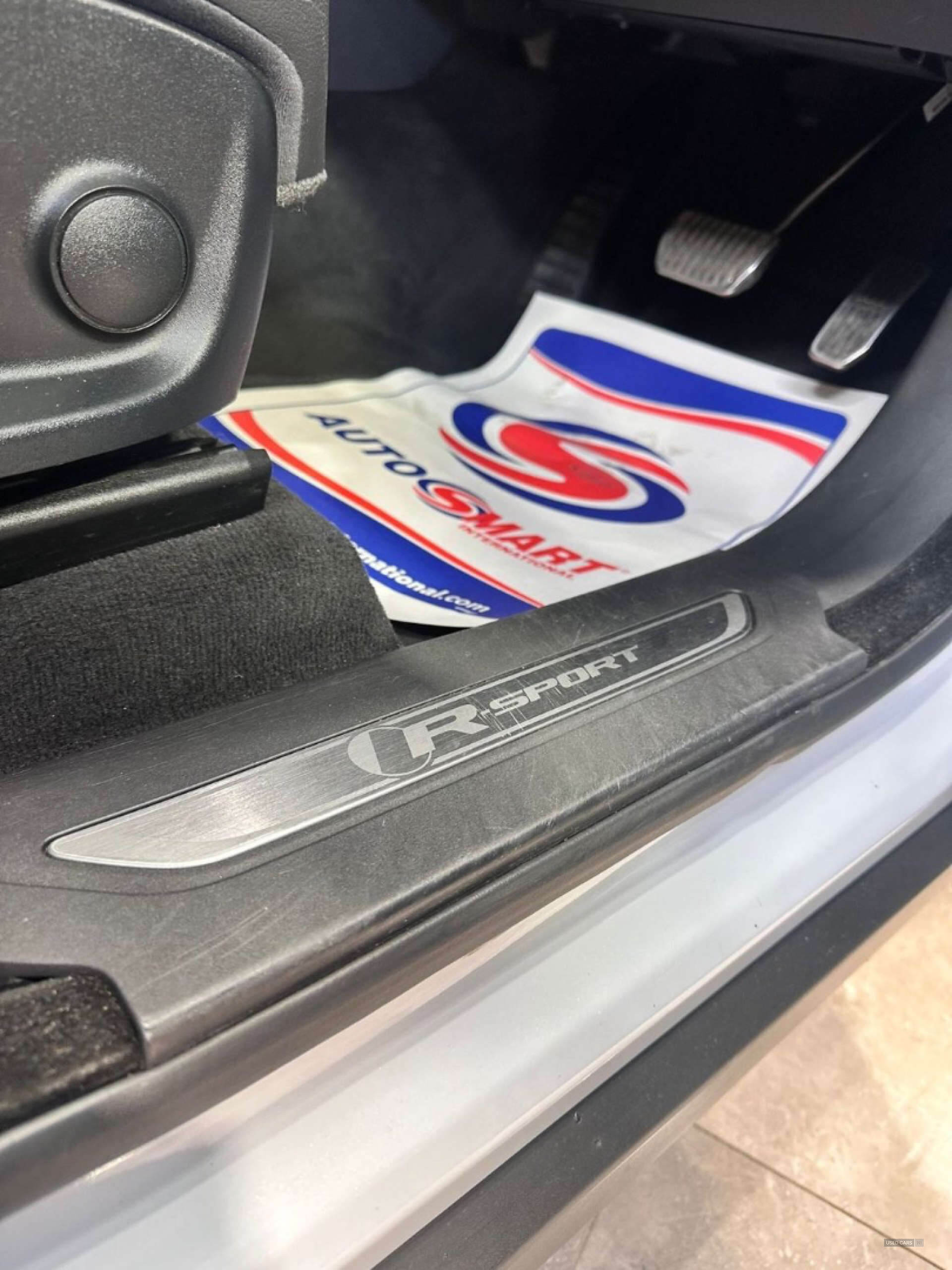 Mar 2017 Jaguar F-Pace 2.0d R-Sport 5dr Auto AWD