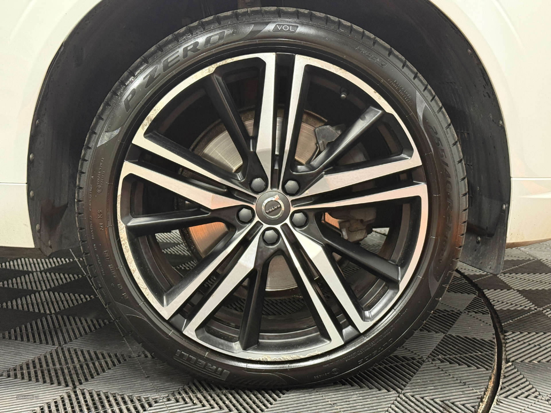 Jun 2019 Volvo XC60 2.0 D4 R DESIGN Pro 5dr AWD Geartronic