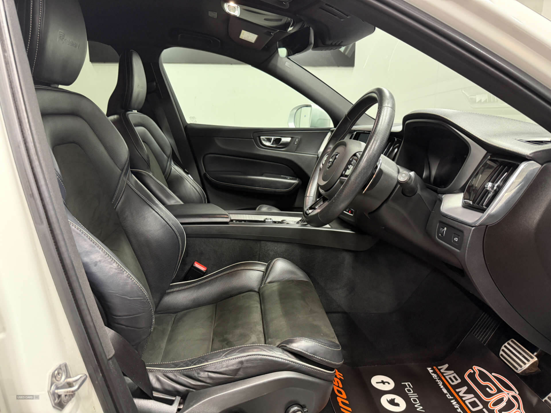 Jun 2019 Volvo XC60 2.0 D4 R DESIGN Pro 5dr AWD Geartronic