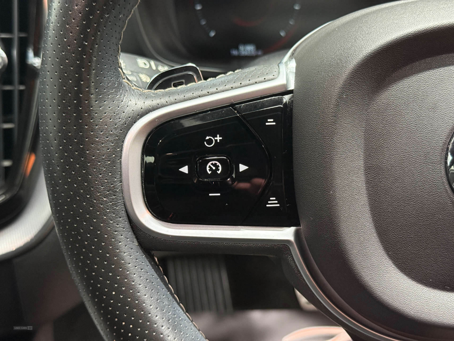 Jun 2019 Volvo XC60 2.0 D4 R DESIGN Pro 5dr AWD Geartronic