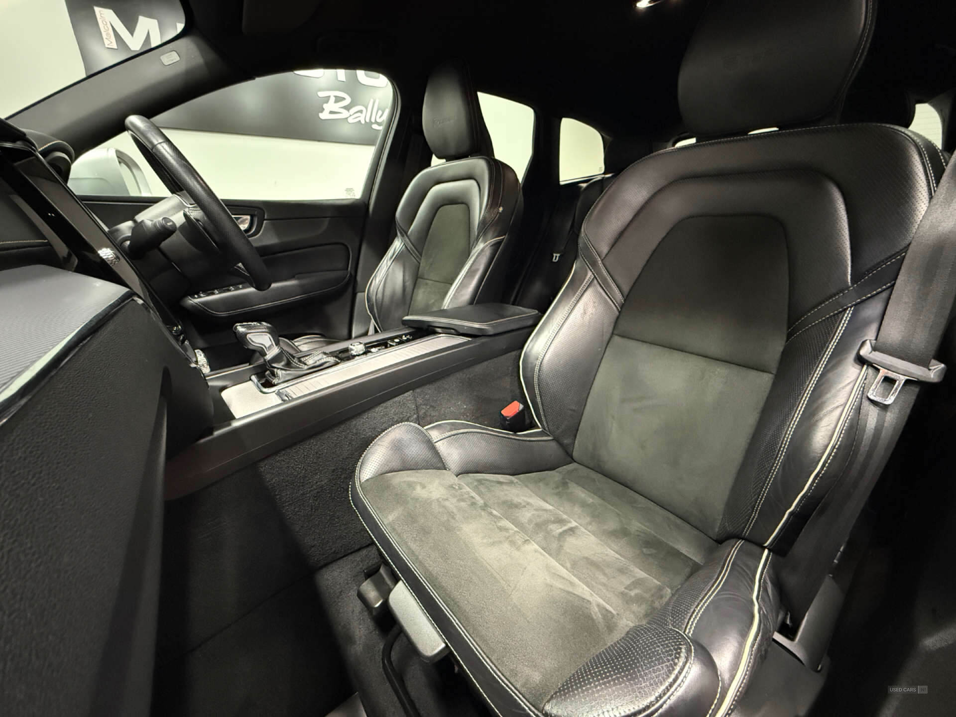 Jun 2019 Volvo XC60 2.0 D4 R DESIGN Pro 5dr AWD Geartronic
