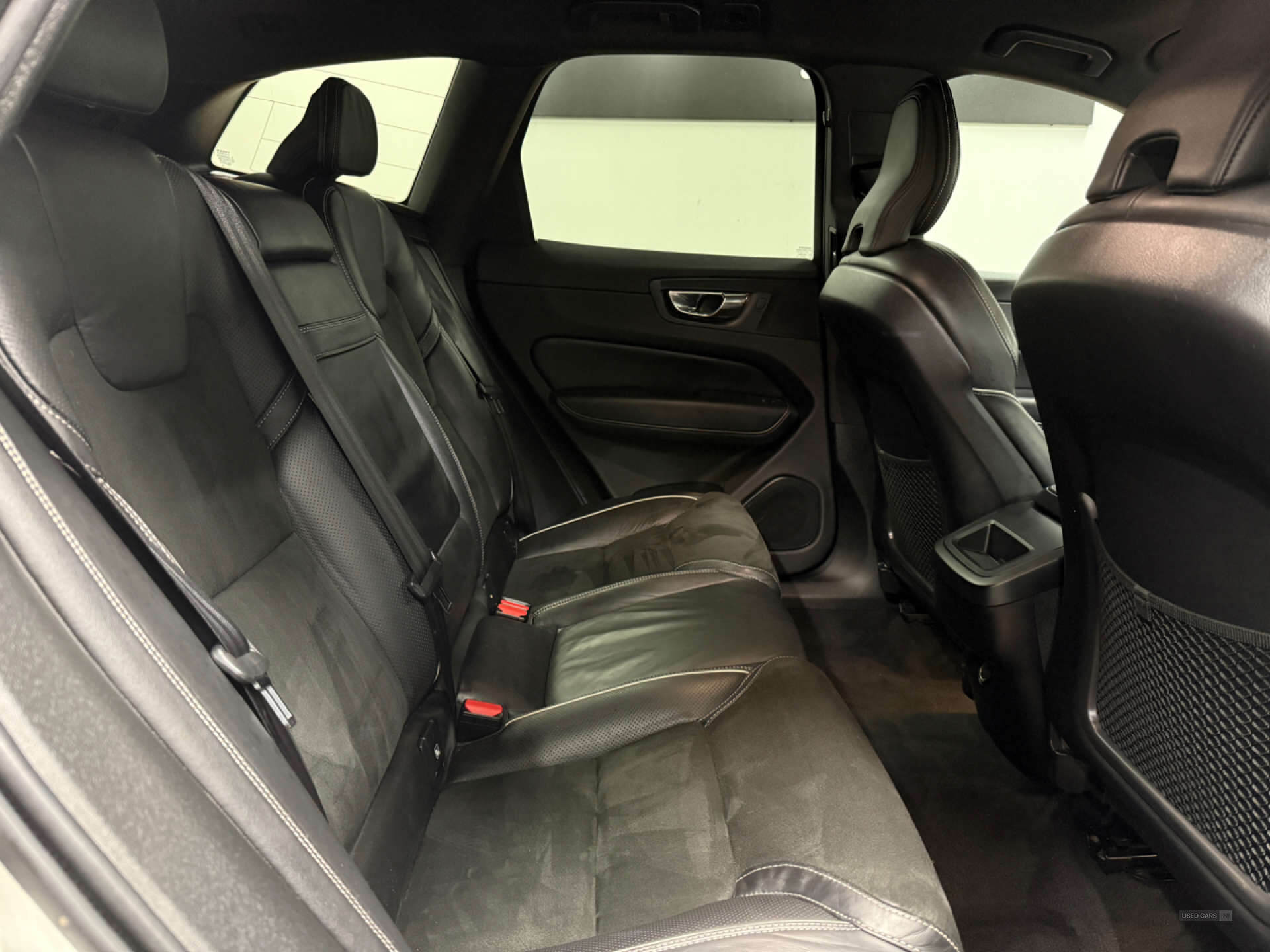 Jun 2019 Volvo XC60 2.0 D4 R DESIGN Pro 5dr AWD Geartronic