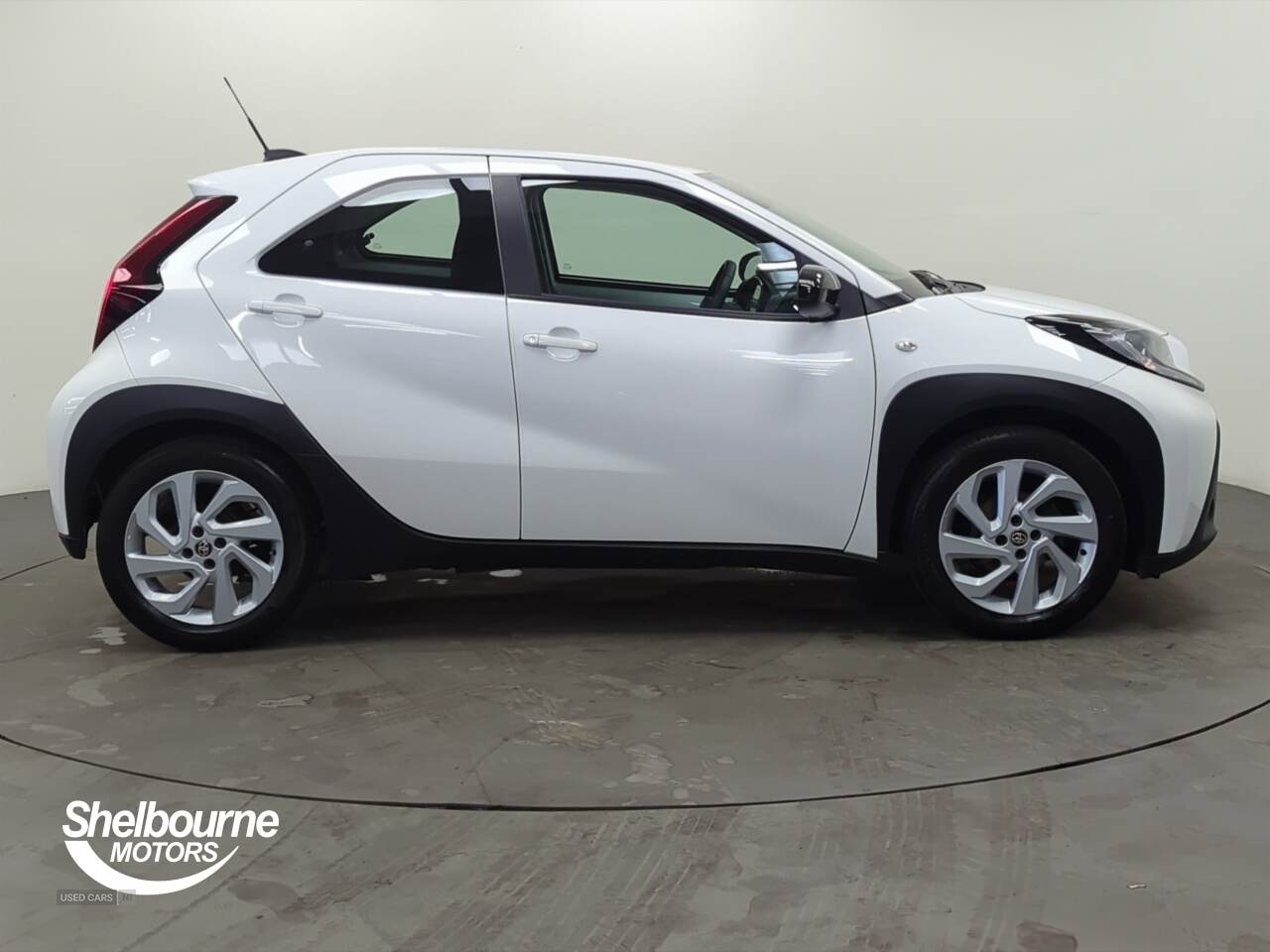 Apr 2023 Toyota Aygo X 1.0 VVT-i Pure 5dr Auto