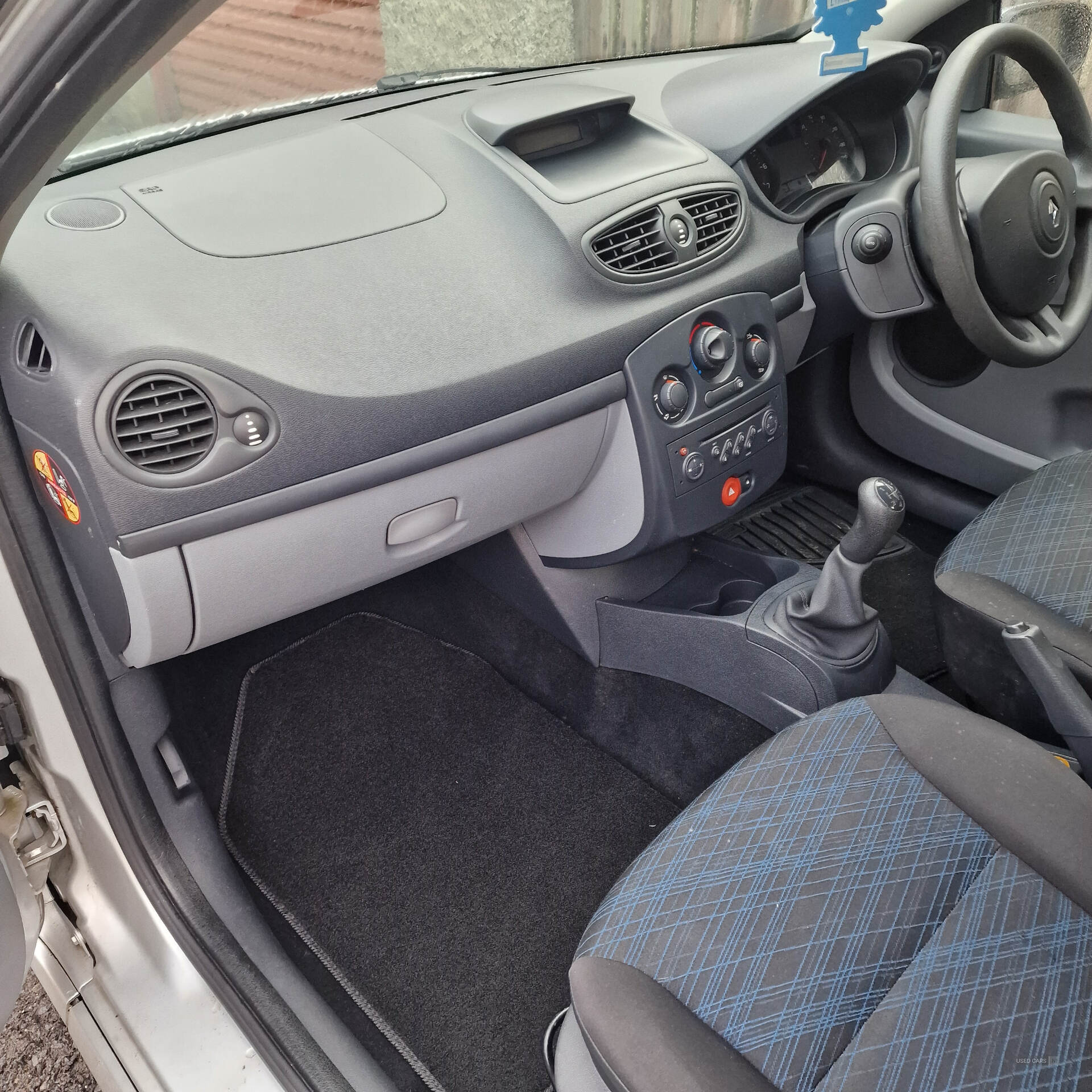 Jun 2007 Renault Clio 1.2 16V Extreme 3dr