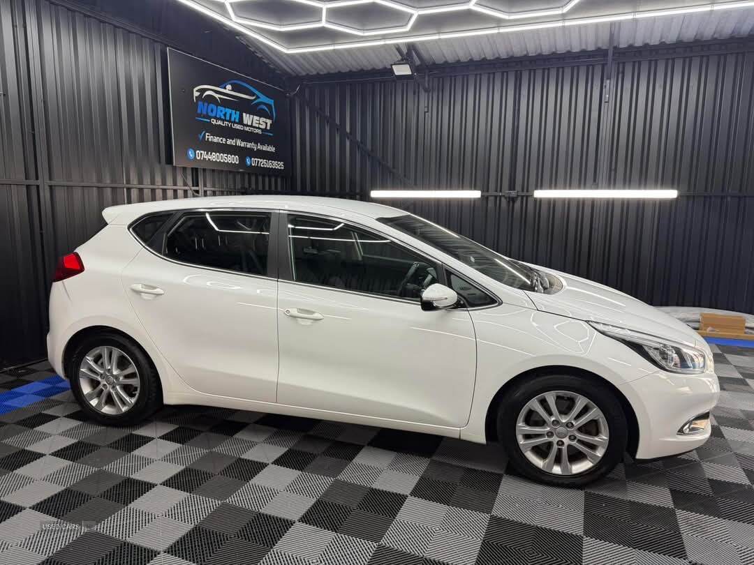 Dec 2014 Kia Ceed 1.6 CRDi 2 EcoDynamics 5dr
