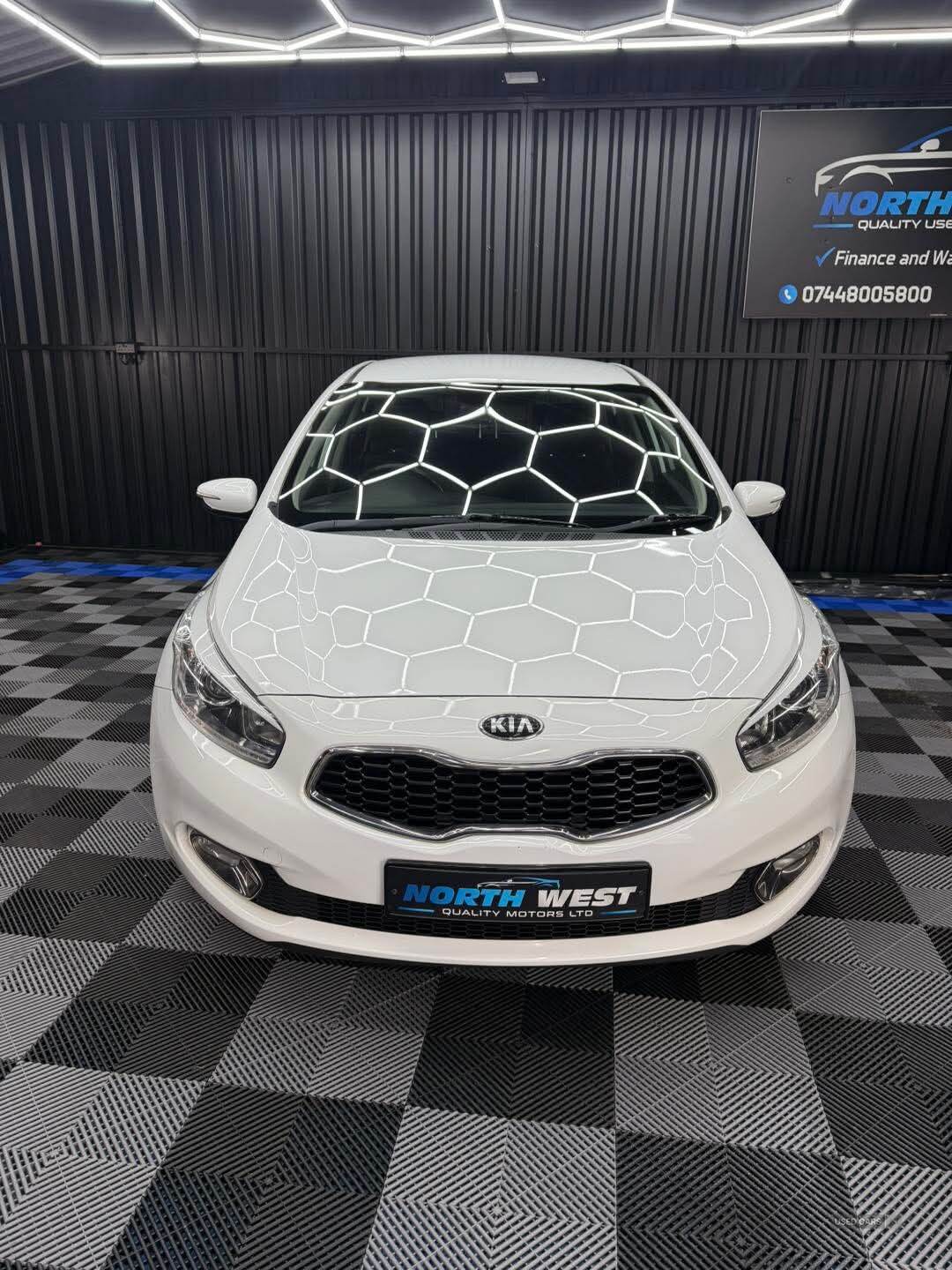 Dec 2014 Kia Ceed 1.6 CRDi 2 EcoDynamics 5dr