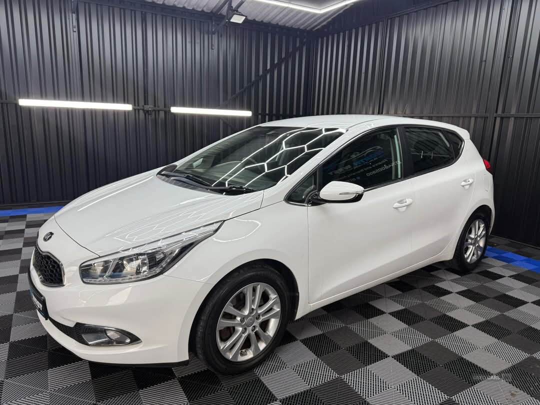 Dec 2014 Kia Ceed 1.6 CRDi 2 EcoDynamics 5dr