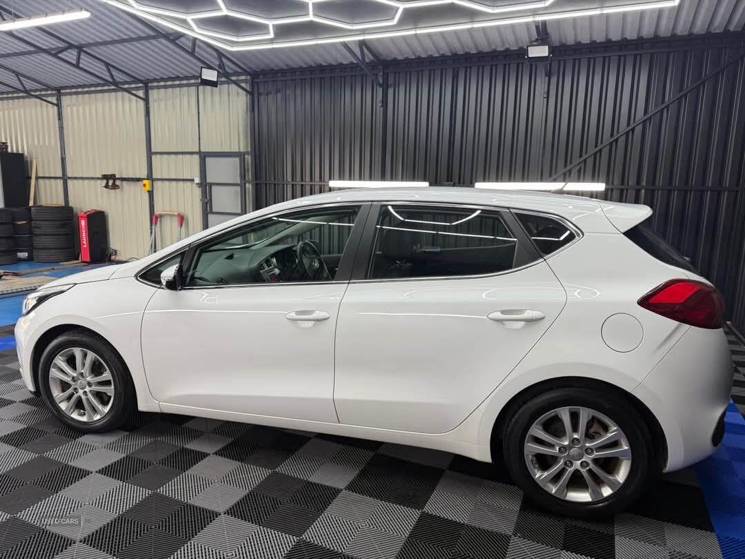 Dec 2014 Kia Ceed 1.6 CRDi 2 EcoDynamics 5dr