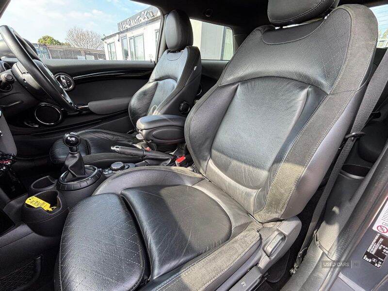 Oct 2014 MINI Hatch Cooper S 2.0 Cooper S D 3dr