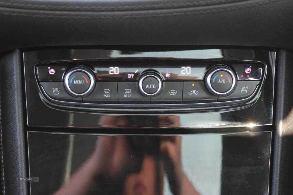 Sep 2021 Vauxhall Grandland X 1.2 Turbo Elite Nav 5dr