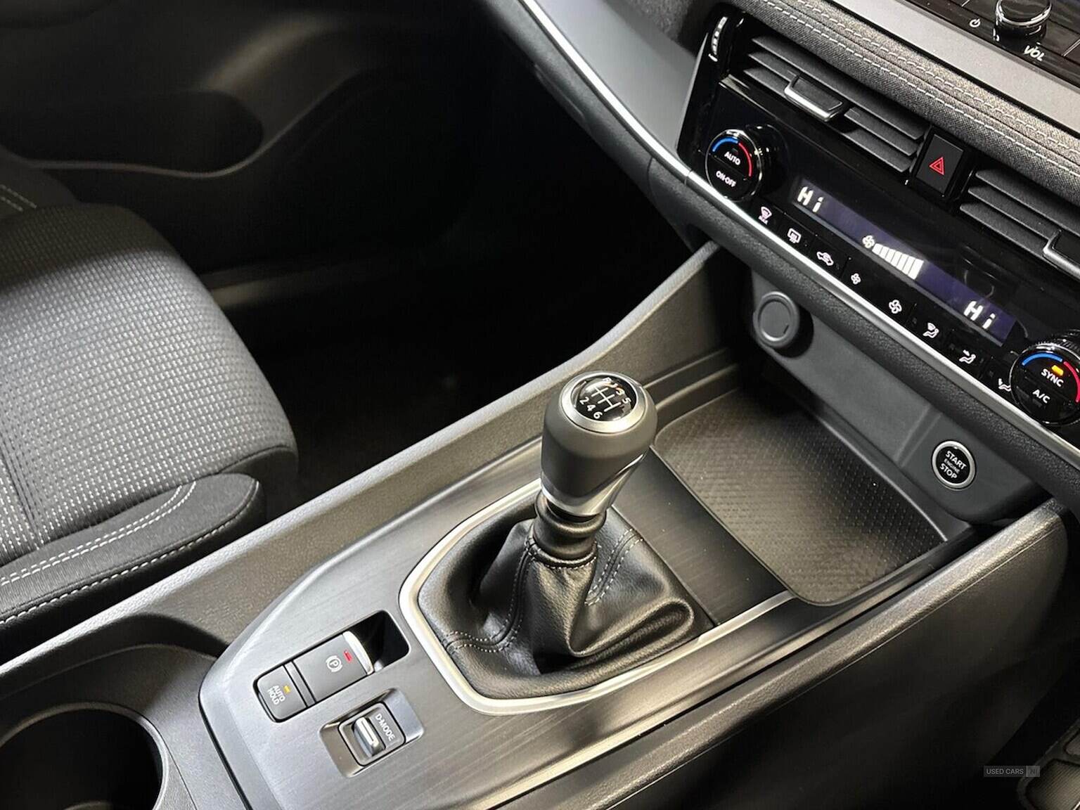 2025 Nissan Qashqai 1.3 Dig-T Mh Acenta Premium 5Dr