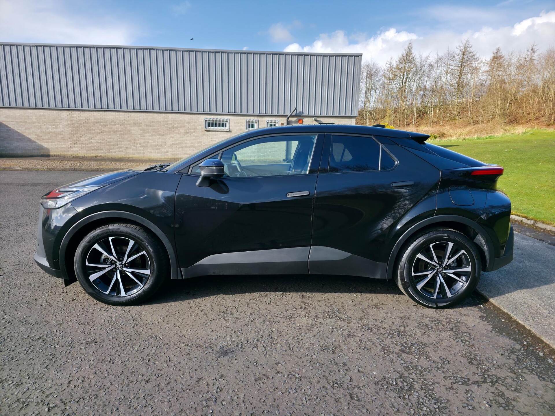 Dec 2023 Toyota C-HR 1.8 Hybrid Design 5dr CVT